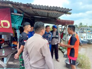 Warga Hanya Temukan Perahu, Suwandi Diduga Hilang di Muara Laut Desa Kurau