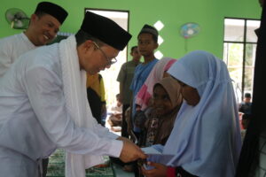 Pemkab Bateng Hibahkan 100 Juta untuk Masjid Al-Muhajirin Dusun Pinang Seribu