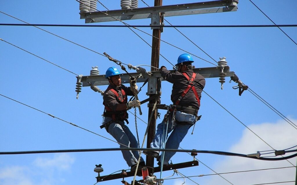 Enggrek Tersangkut Kabel, Pria di Delas Tewas Tersengat Listrik