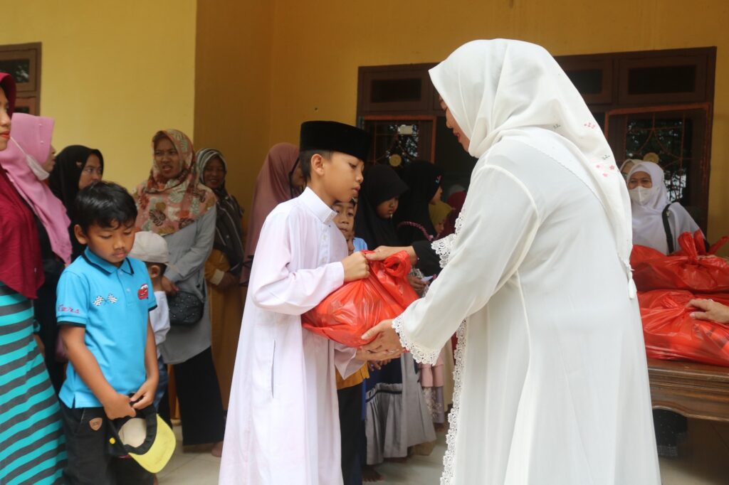 Ramadhan Berbagi, DWP Bateng Santuni Anak Yatim Piatu