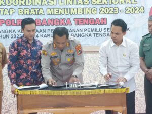 Teken Perjanjian Kerjasama, Bawaslu Bangka Tengah Siap Awasi Pemilu 2024