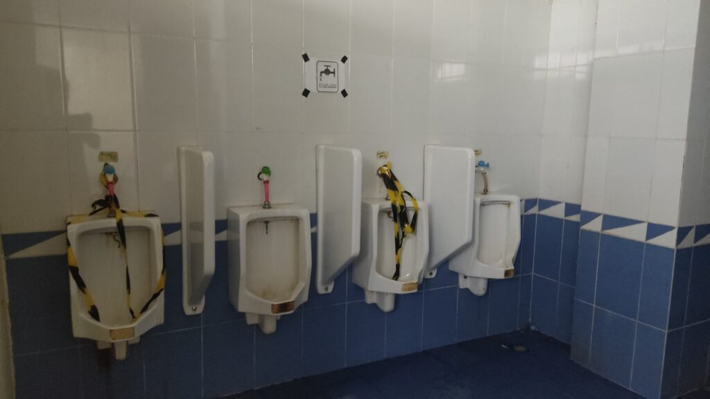 Fasilitas Toilet Umum GOR Sahabudin Rusak Parah, Kotor, Seperti Tidak Terawat 