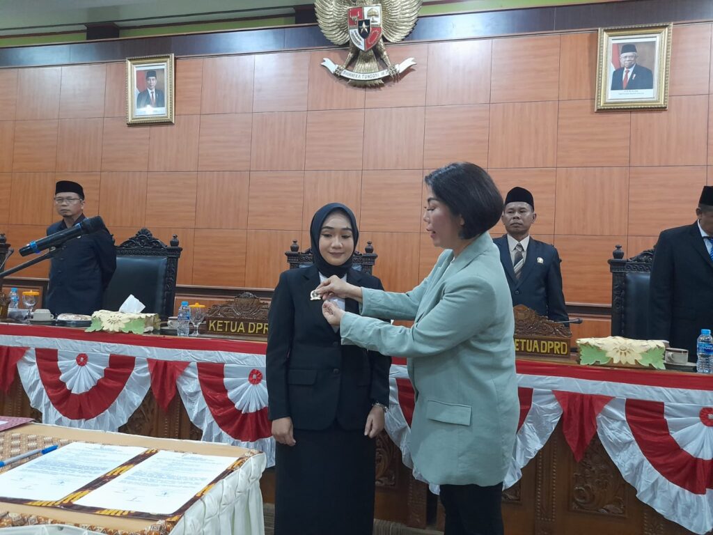 Irmawati Resmi Gantikan Ari Rahmawan Jadi PAW DPRD Bateng