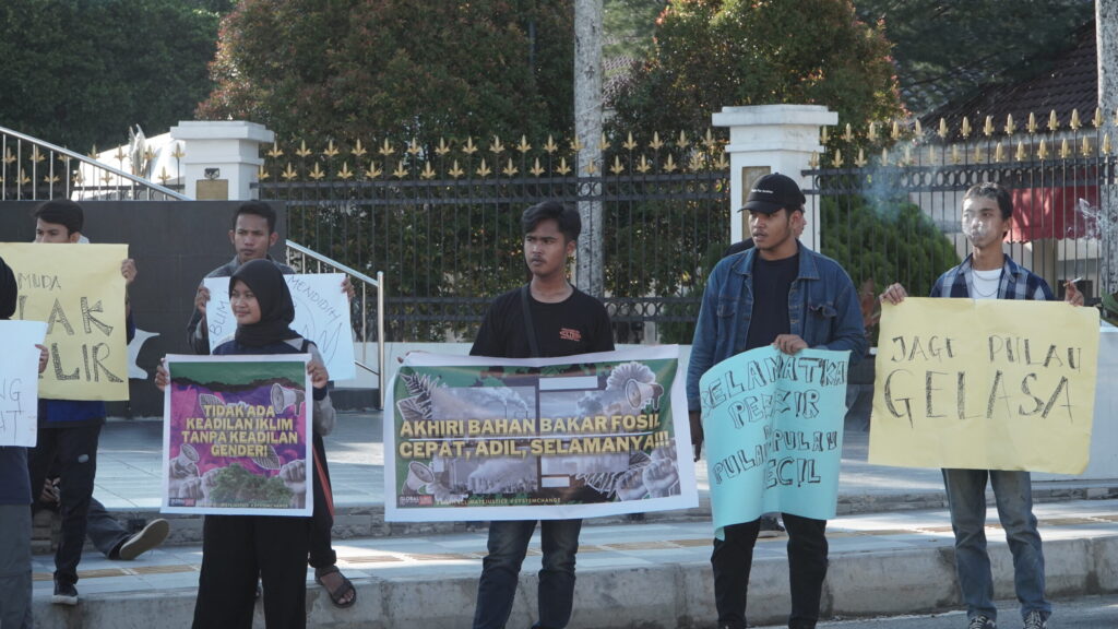 Babel Terancam Krisis Iklim, Koral Babel Lakukan Aksi Long March