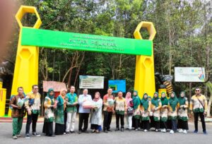 Pemdes Air Ruai Kunjungi Delegasi ASEAN Village Desa Hutan Pelawan Namang