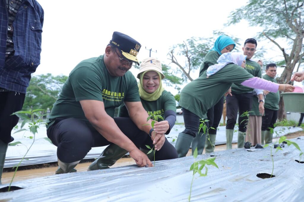 Gaungkan Semangat Menanam, PJ Gubernur Safrizal : Rumah Dinas Sebagai Percontohan