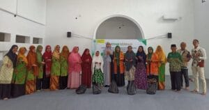 Aisyiyah Muhammadiyah Bangka Tengah Gelar Bakti Sosial, 38 Paket Sembako Dibagikan 