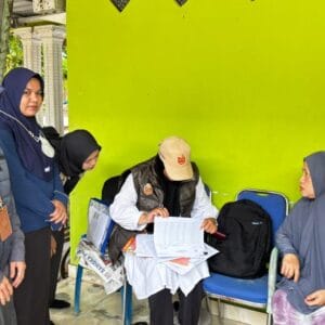 Bawaslu Bangka Tengah Awasi Pelantikan Pantarlih dan Coklit Hari Pertama 