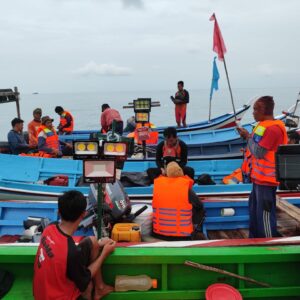 Cari Ikan, Angin Kencang, 1 Nelayan di Perairan Lubuk Besar Hilang