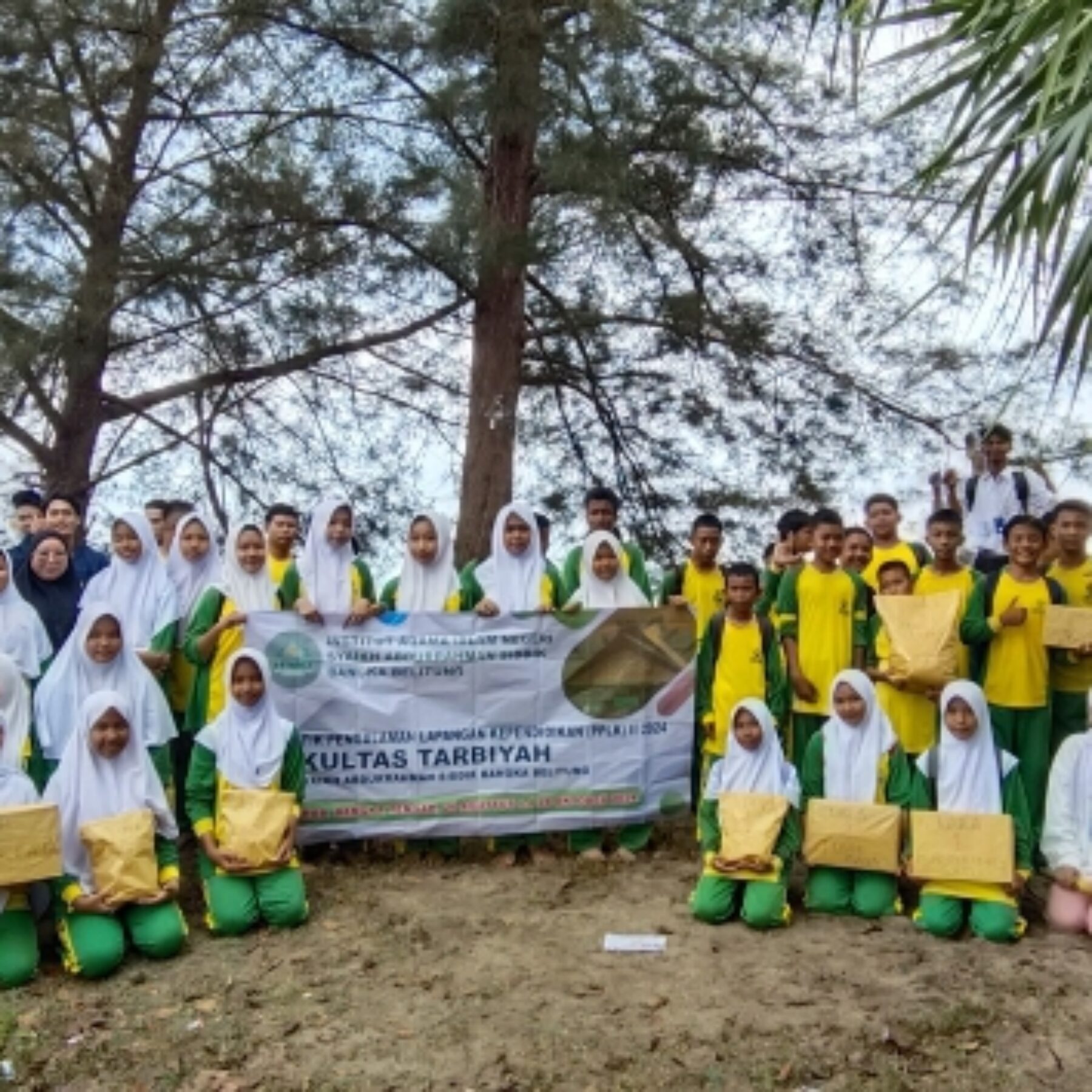 Spesial Maulid Nabi, SMP Muhammadiyah Koba bersama Mahasiswa IAIN SAS Babel Gelar Tadabbur Alam 