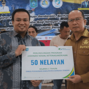 Nelayan Terima Bantuan Sarpras Perikanan Tangkap, Ini Pesan Bupati Algafry!