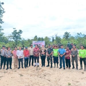 Bersama Korem 045 Gaya, PT TAM Tanam 22.000 Kayu Putih di Bangka Selatan 