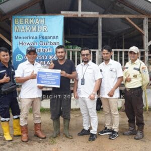 PT Timah Beri Bantuan Pengembangan Kandang Ternak Kambing di Parit Tiga