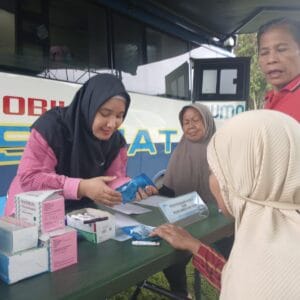 Mobil Sehat PT Timah Beri Pelayanan Operasi Pasar Pemkab Bangka Barat