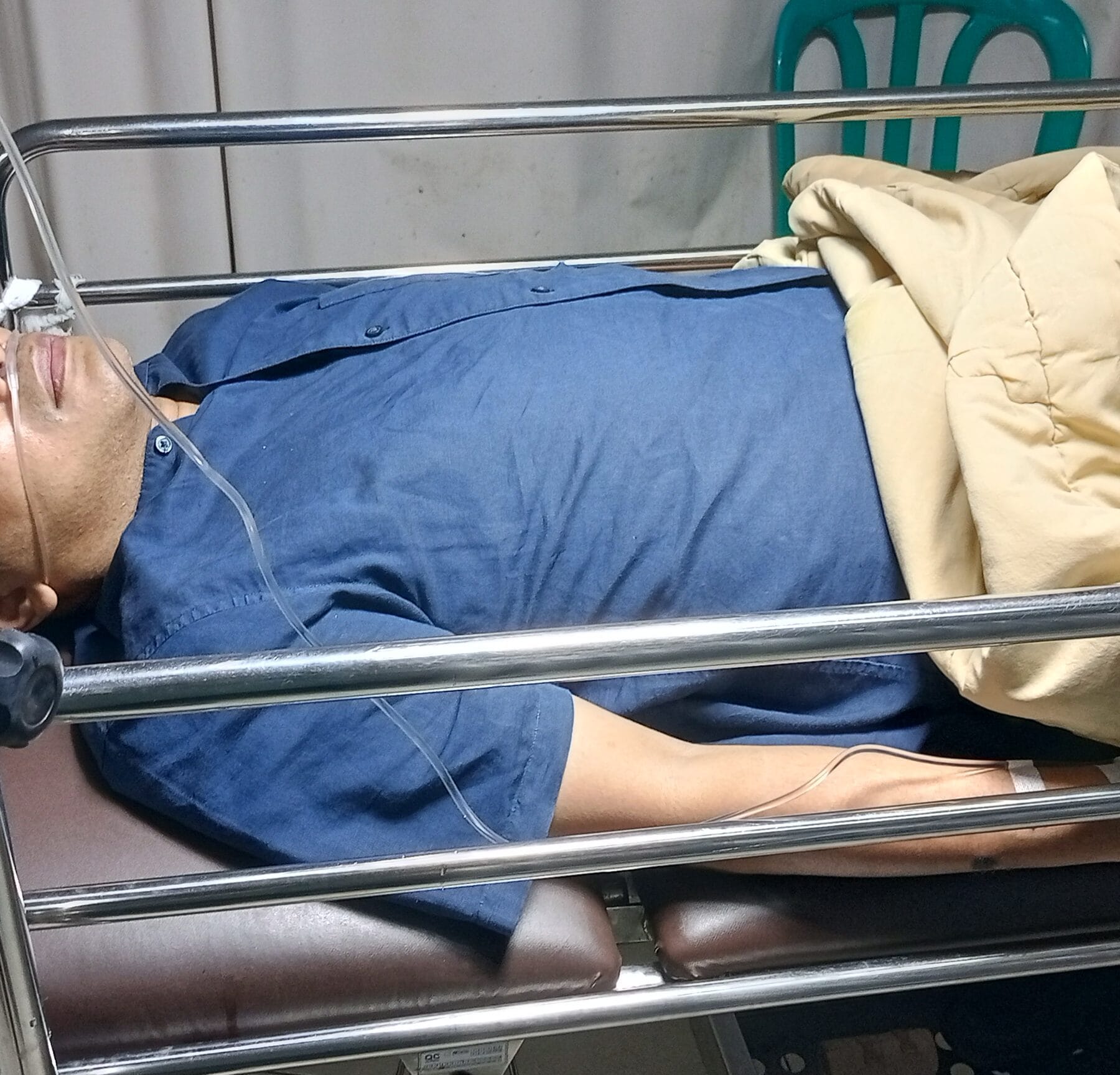 Muntah Lalu Pingsan Di Lapas, Dokter Surya Dilarikan Rumah Sakit