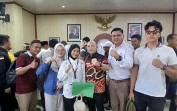 ‎Kades Perlang bersama Mahasiswa IAIN SAS Babel Perjuangkan Legalitas 966 Data Lahan  ‎