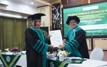 ‎Resmi, Rektor Unmuh Babel Raih Gelar Doktor  ‎