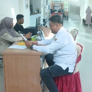 Jemput Bola ke Kampus: Kades Perlang Antar 3 Anak Kurang Mampu Raih Mimpi Kuliah