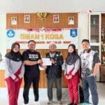 ‎SMAN 1 Koba Serahkan Donasi Rp4,555 Juta untuk Korban Bencana NTT Flores ke Lazismu Bangka Tengah  ‎