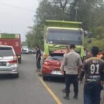 Breaking News! Mobil Brio dan Truk Hino Adu Kambing di Ruas Jalan Desa Jelutung